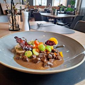 Rehragout vom Hotel Café Joseph in Bruckneudorf © Birgit Machtinger